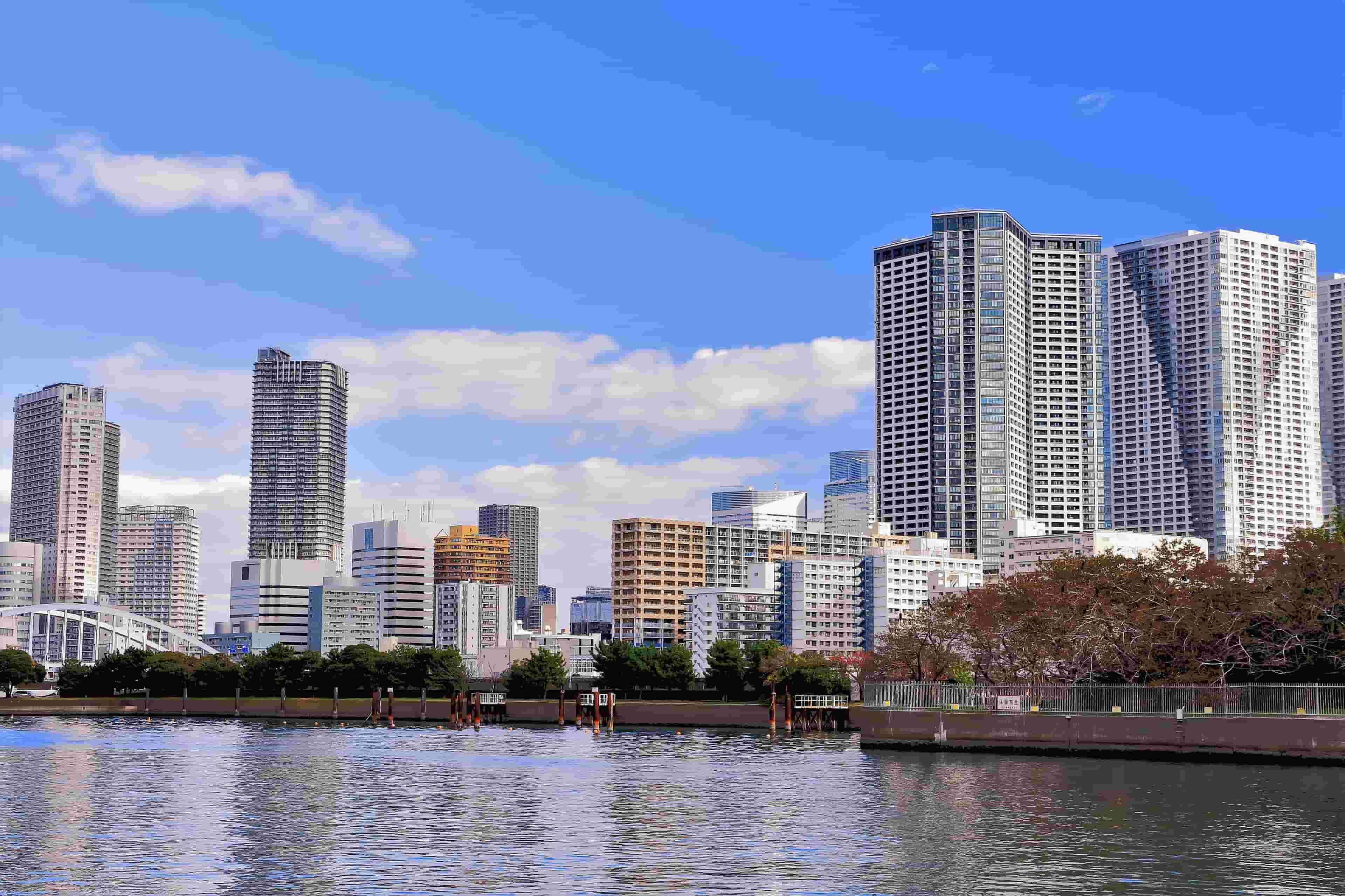 ラトゥール新宿アネックスの特徴は?マンション情報と周辺エリアを紹介